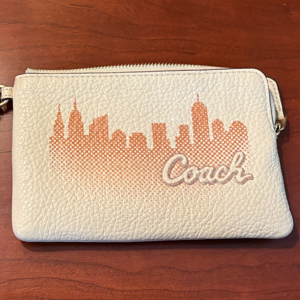 Coach X Jennifer Lopez Corner Zip Wristlet With Nyc Skyline